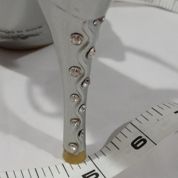 Silver pump 5"heel sandal by Deb. Size 8 1/2 - Picture 9 of 11